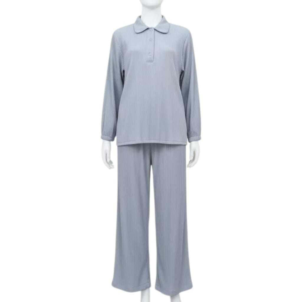 Nesta set by Lussade II ชุดถักลําลองผู้หญิงที่สะดวกสบายหนึ่งชุด