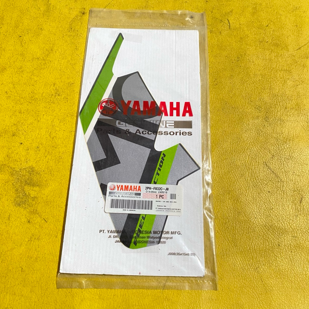 HIJAU Right Wing striping Sticker yamaha Mio m3 2017 สีเขียว original YGP 2PH-F832C-J0