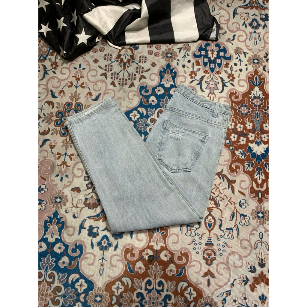 RIPPED BLUE JEANS OLD ARMY REGULAR FIT SECOND ต้นฉบับ