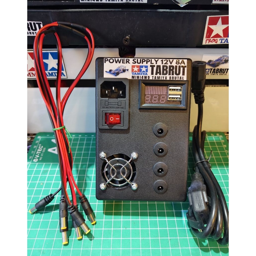 พาวเวอร์ซัพพลาย 12Volt 8A 4slot DC & 16A, 5 slot DC 12v, 2 slot usb 5 โวลต์, 1 สายไฟ AC, Tamiya mini