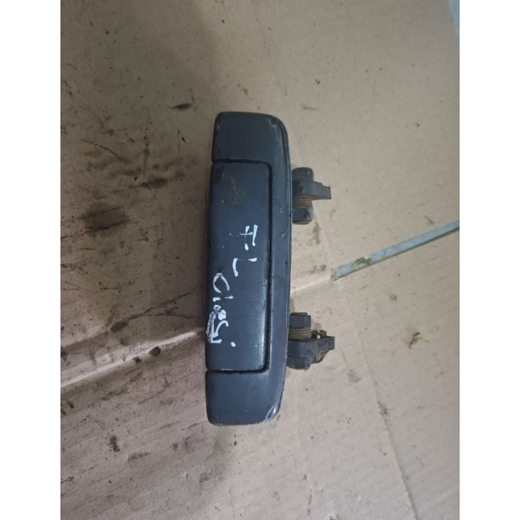 มือจับดึงประตูด้านนอกด้านหน้าซ้าย charade classy winner g102 cx g100 88-96