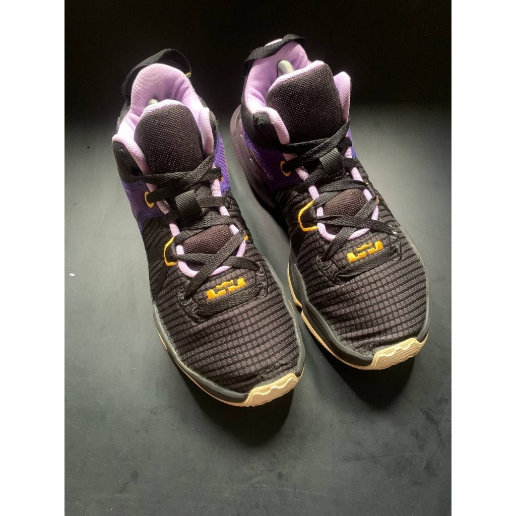 รองเท้ามือสองคุณภาพ L3br0n W1tn33s 7 ขนาด 44/28cm