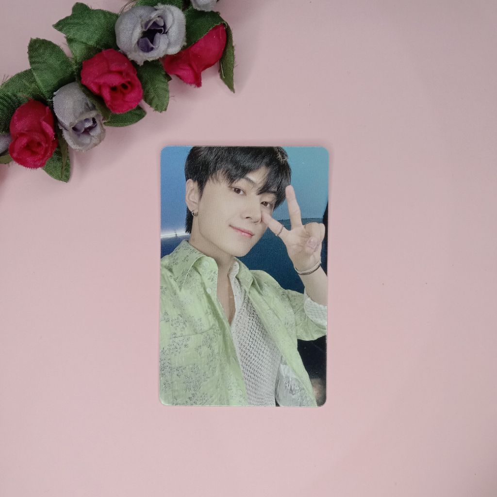 โฟโต้การ์ดอย่างเป็นทางการของ Jay Enhypen