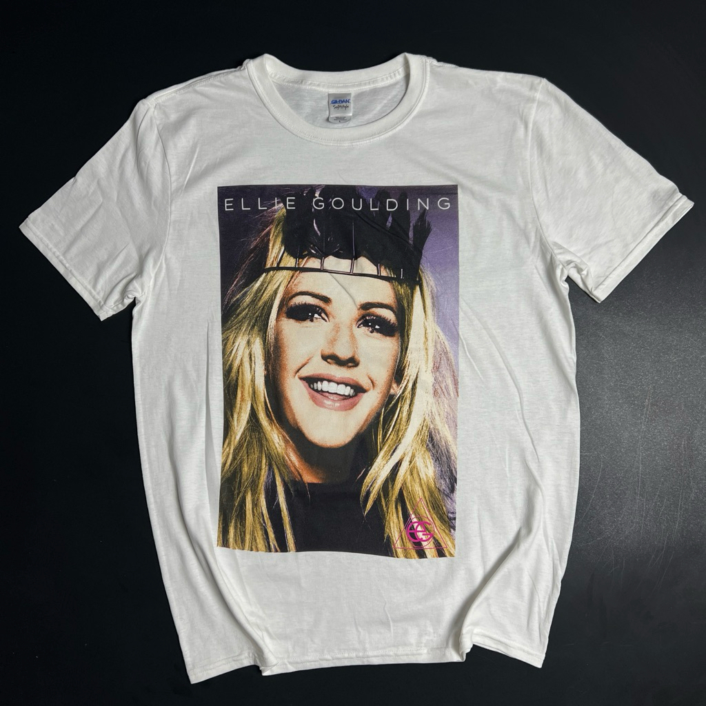 Ellie Goulding Official T-Shirt - ที่คาดผม 2014 Tour (พิมพ์ลายด้านหลัง)