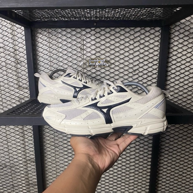 Mizuno Speed Size 42.5 | 27.5ซม.