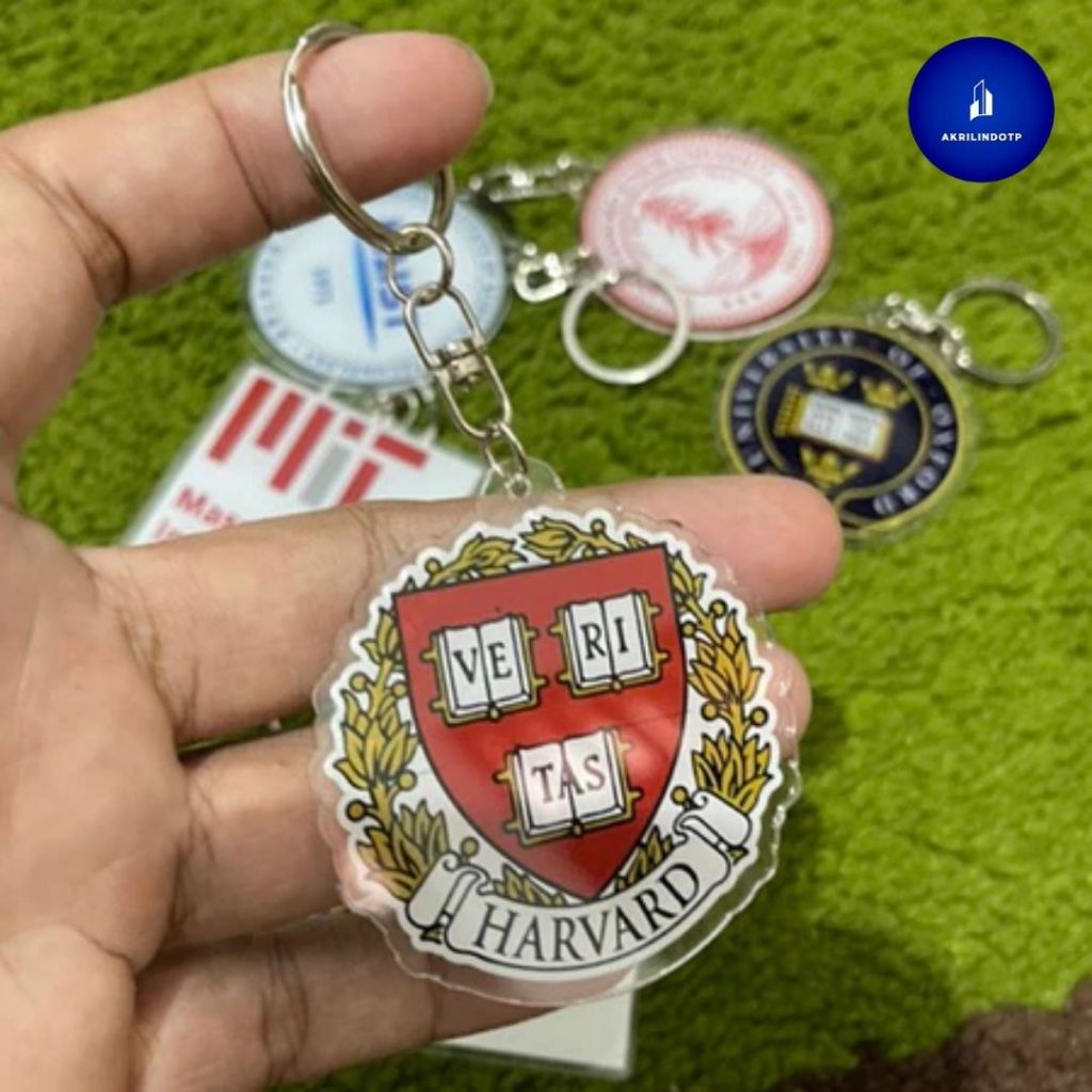 พวงกุญแจวิทยาเขตต่างประเทศที่กําหนดเอง HARVARD พวงกุญแจมหาวิทยาลัย HARVARD พวงกุญแจ