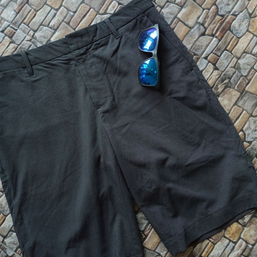กางเกงขาสั้นผู้ชาย Preloved Giordano ไซส์ 32