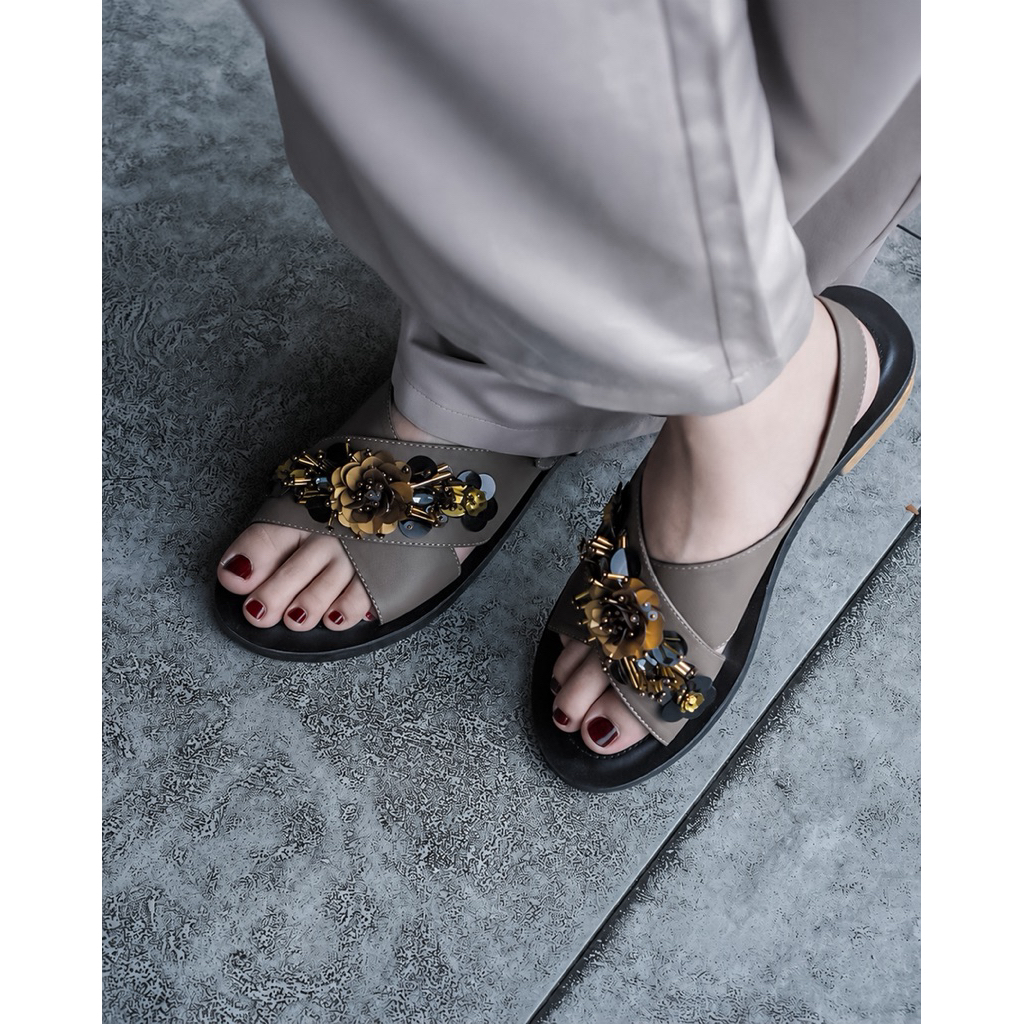 {bembibloopshoes} รองเท้าแตะ Emma Twotone (mocca)