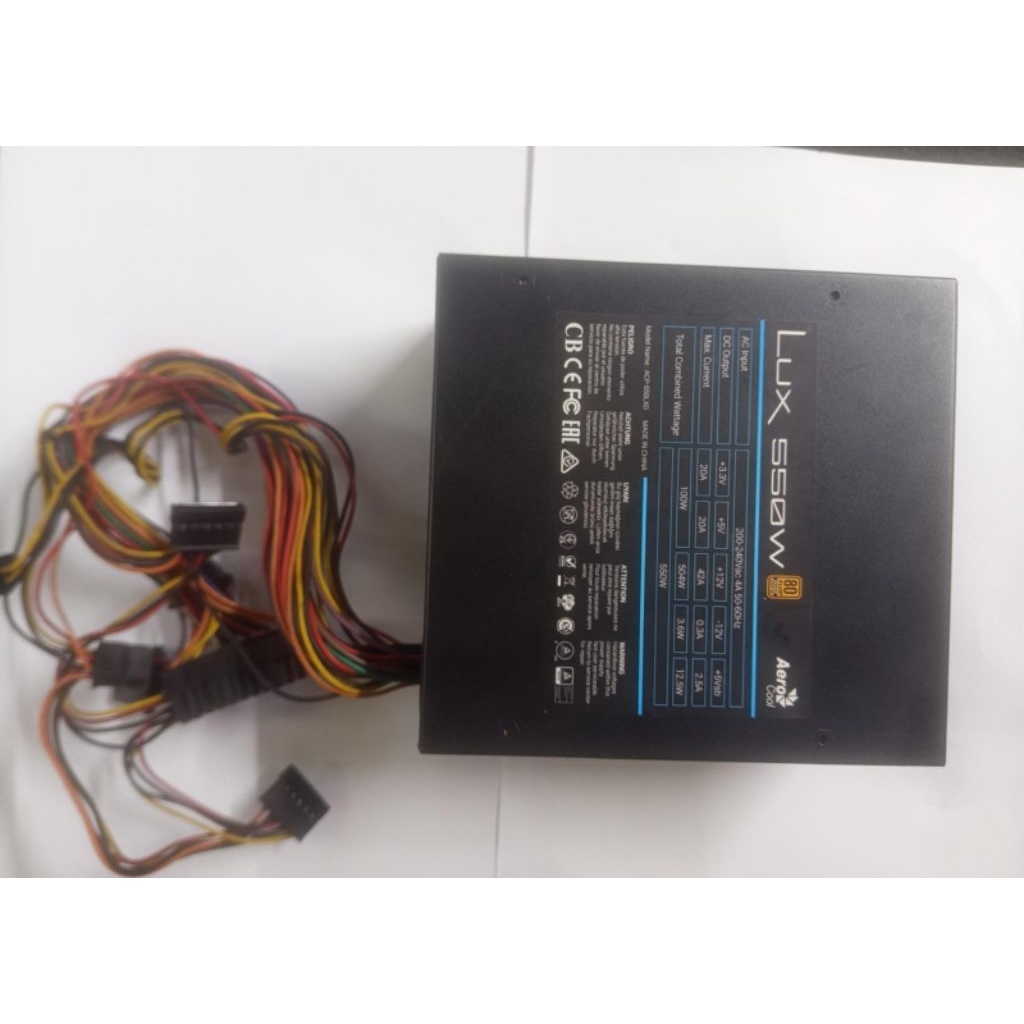 LUX PSU ความจุ 550 วัตต์ 80++