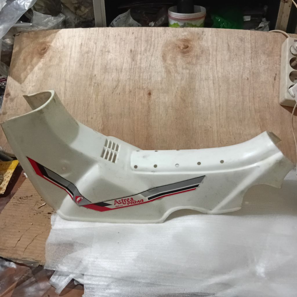 Body Panel Cover Middle Deck Legshield Leksil White Honda Astrea Prima Kiwi Brand อะไหล่แท้
