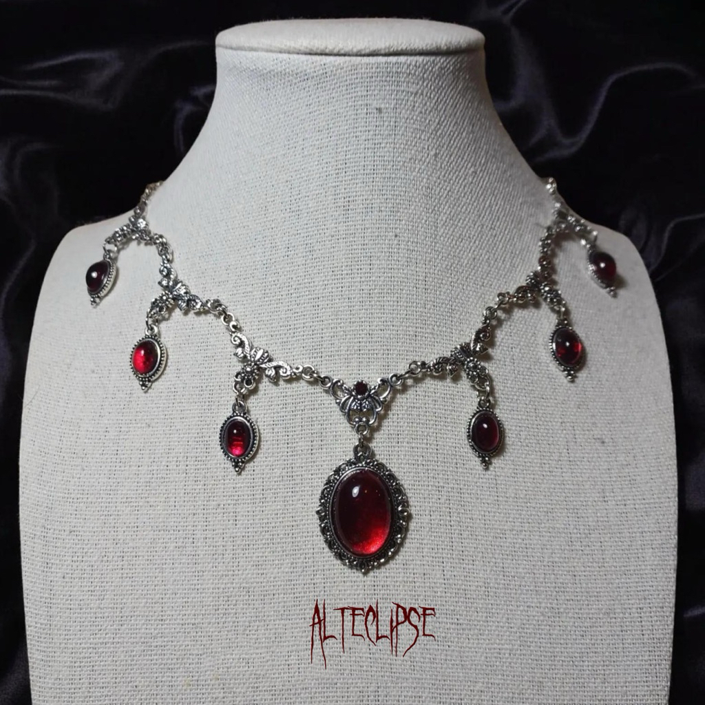 MERAH Alteclipse Rubyra Necklace Pendant – N64 Vintage Red Crystal Gothic Jewelry // Alteclipse Ruby
