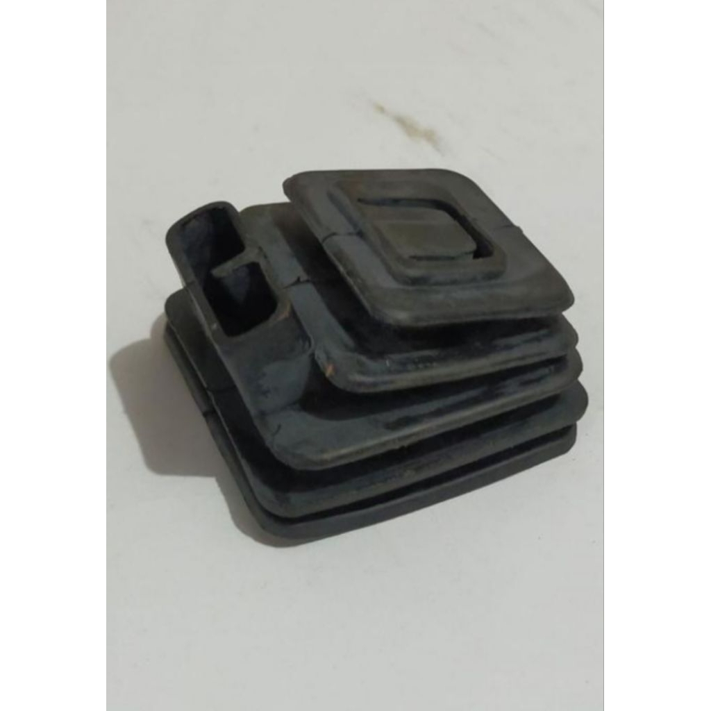 ยางบูตส้อมคลัตช์ Toyota kijang Inova BG-22