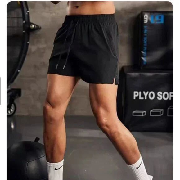 GYM FITNESS SPORTS SHORTS RUNNING MODEL