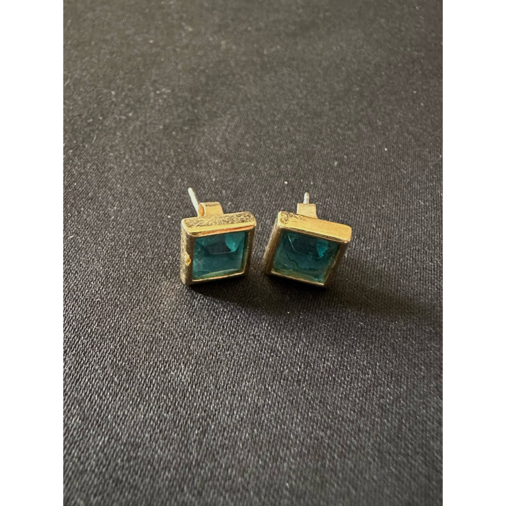 ต่างหูสตั๊ด Avon Blue Rhinestone