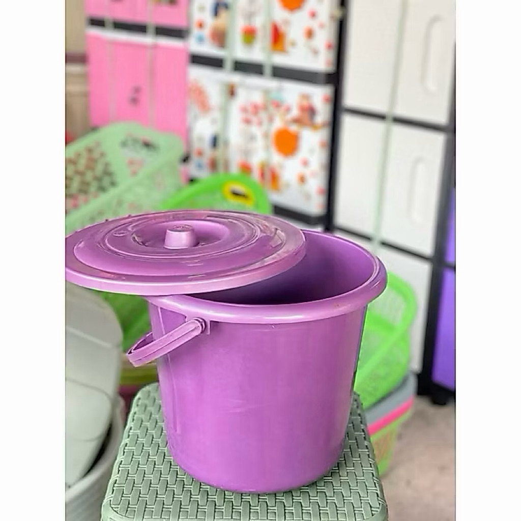 2.5GL BUCKET WITH RANDOM COLOR LID