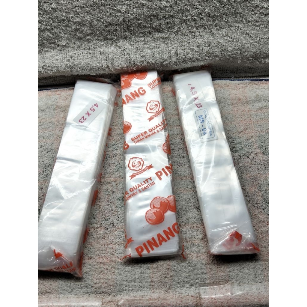 PE PINANG ORN UK 4.5X23 พลาสติก PE 120gr {ราคาต่อ 5 แพ็ค}