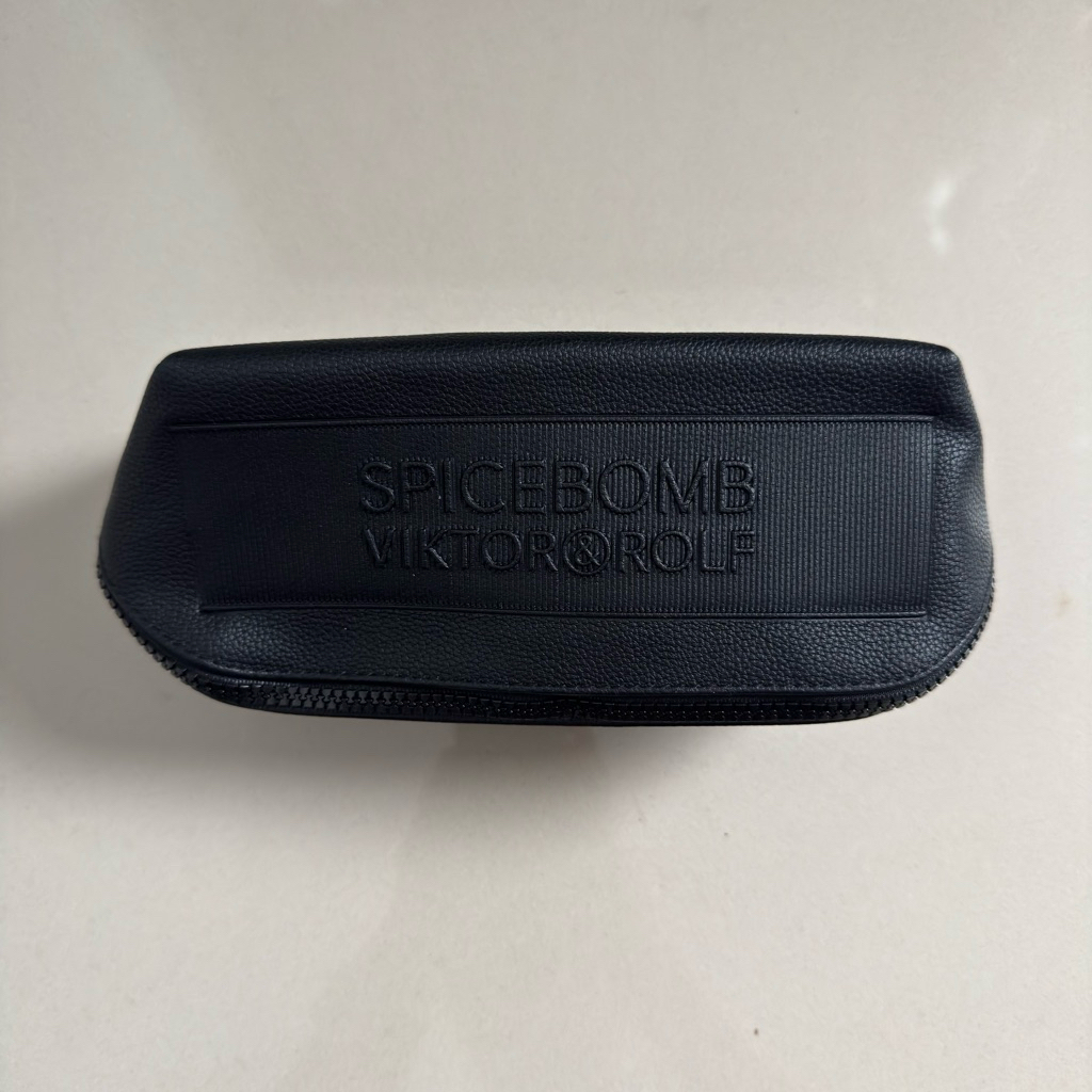 กระเป๋าหนัง Viktor & Rof