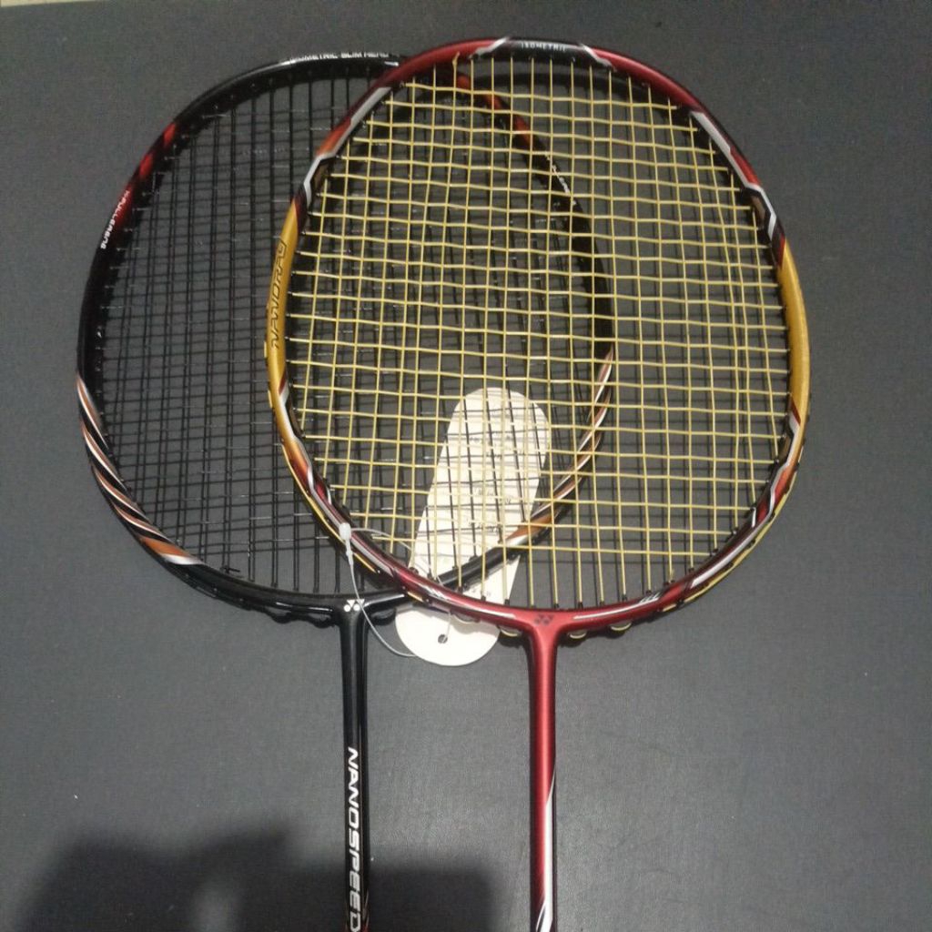 ไม้แบดมินตัน NSpeed / Nano900 - สาย 24-28lbs พร้อมใช้งาน