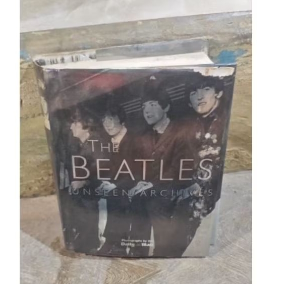 THE BEATLES UNSEEN ARCHIVES