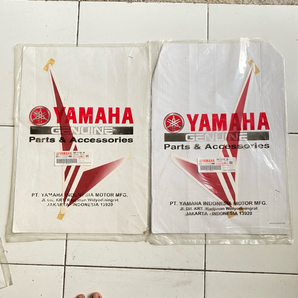 MERAH Yamaha Soul GT 2012 2013 สีแดงกลางแถบสติกเกอร์เดิม YGP 1KP-F173E-90 1KP-F173F-90