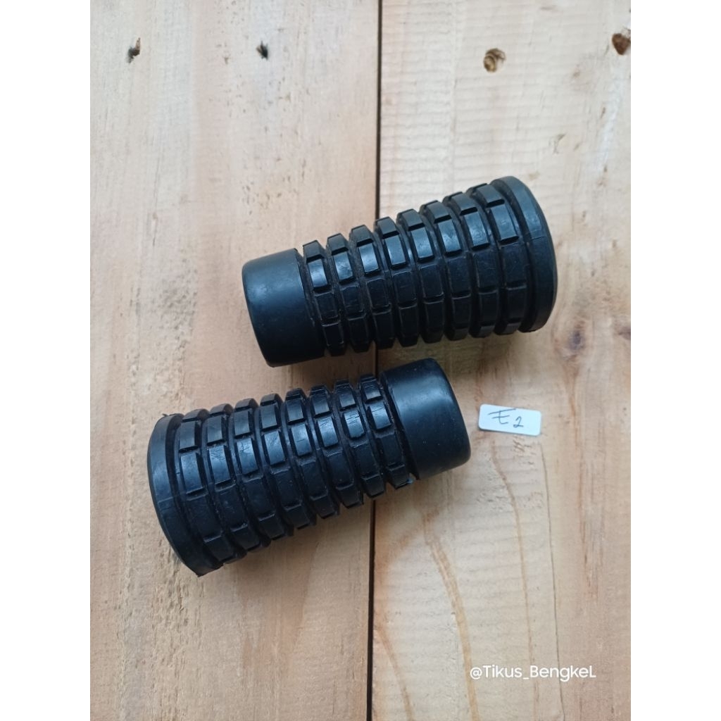 ยางขั้นบันไดเท้าหน้า Kawasaki Binter Kh100 Kh110 G7 Kh 100 Nos