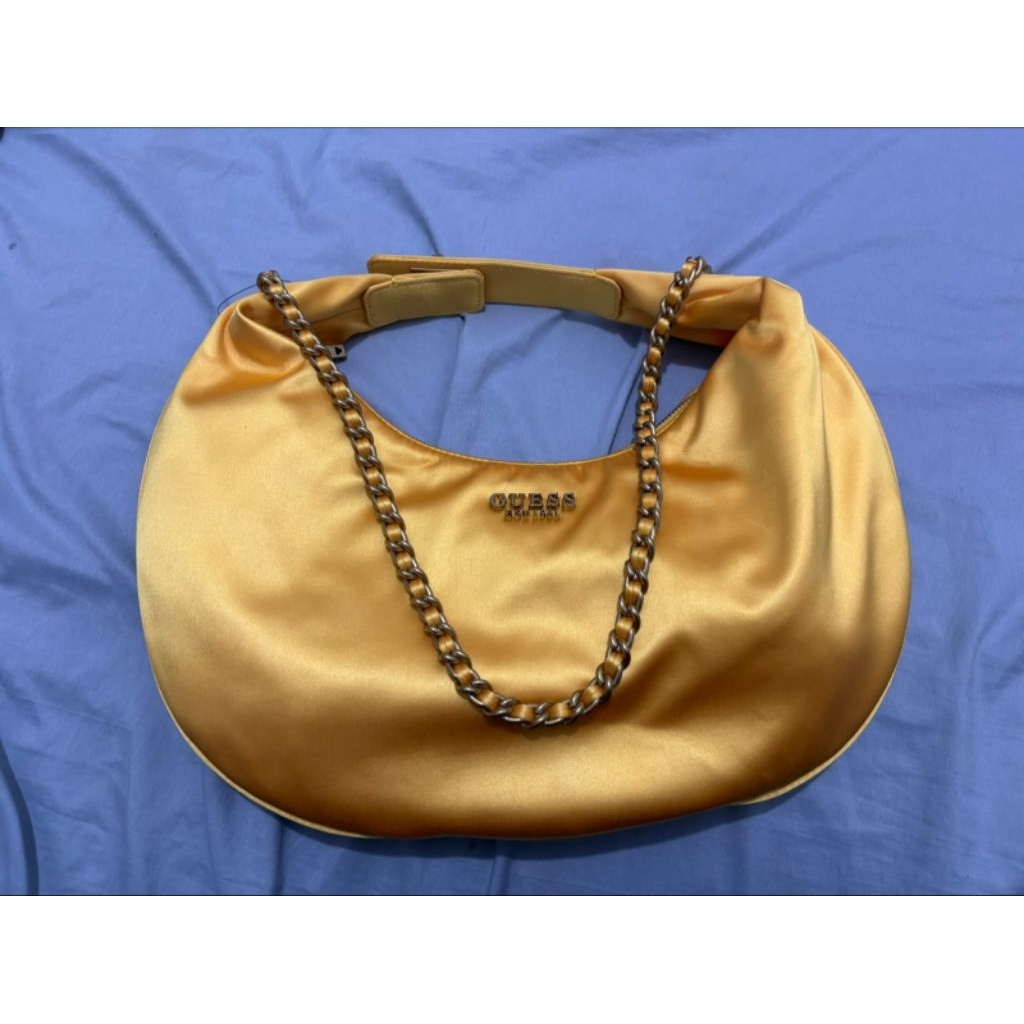 ใหม่!! GUESS SHOULDER BAG สีเหลือง ORIGINAL 100% DEFECT