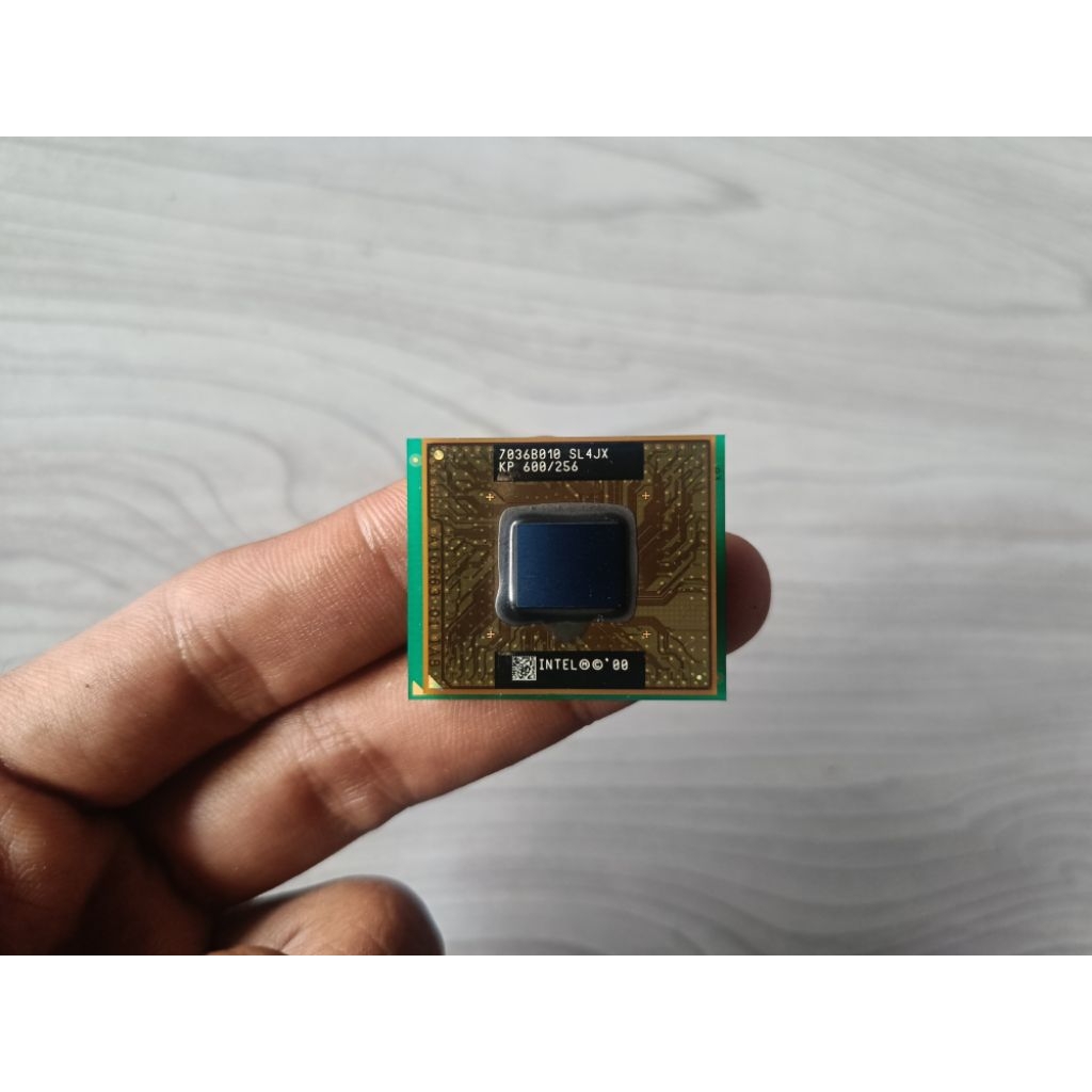 Pentium III SL4JX โปรเซสเซอร์แล็ปท็อปวินเทจเหมาะสําหรับประกอบแล็ปท็อป Old School / Nostalgia (READ T