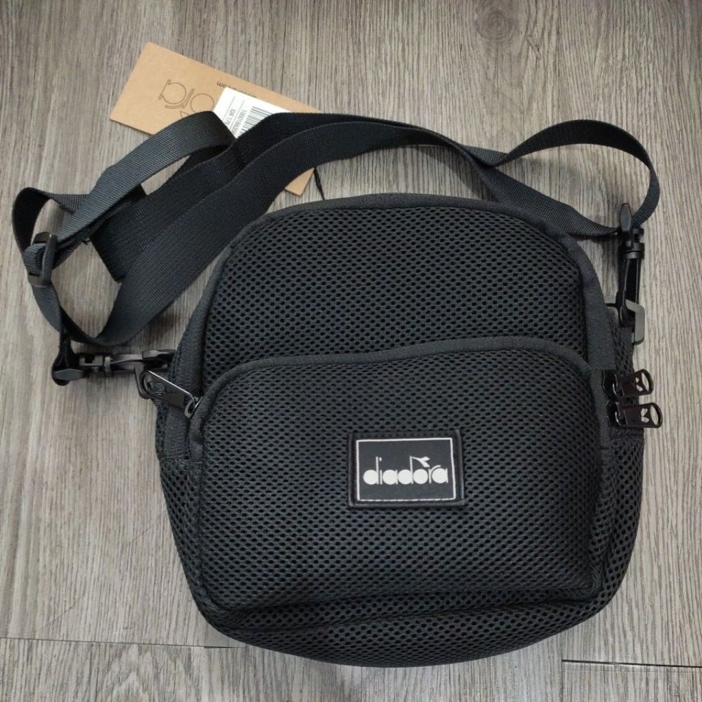 Dia Shawn Slingbag สีดํา