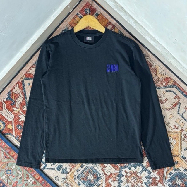 เสื้อยืด NBA LONGSLEEVE สีดํา