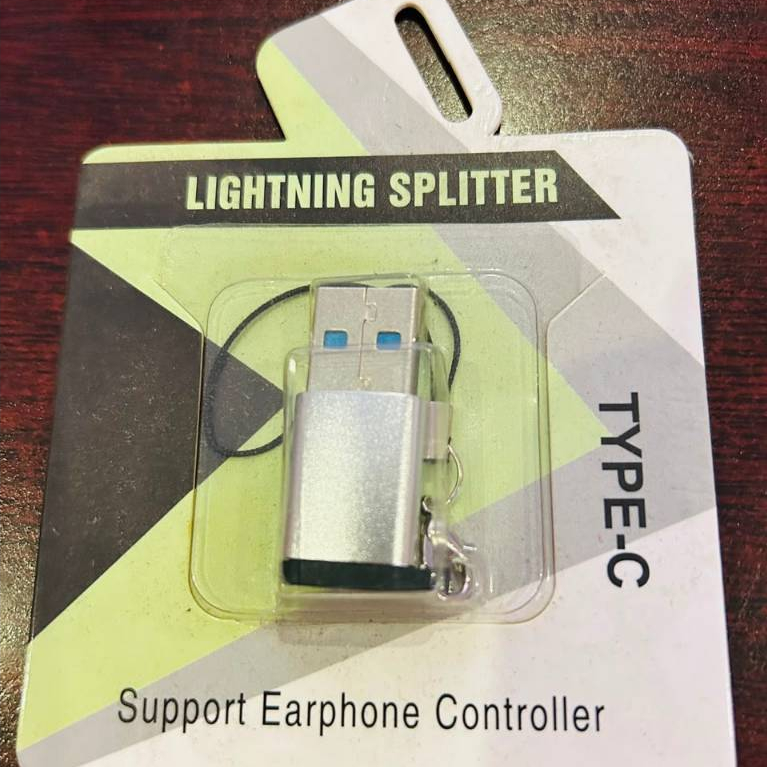 ตัวควบคุมหูฟังที่รองรับ Lightning Splitter Type-C พร้อมกุญแจ