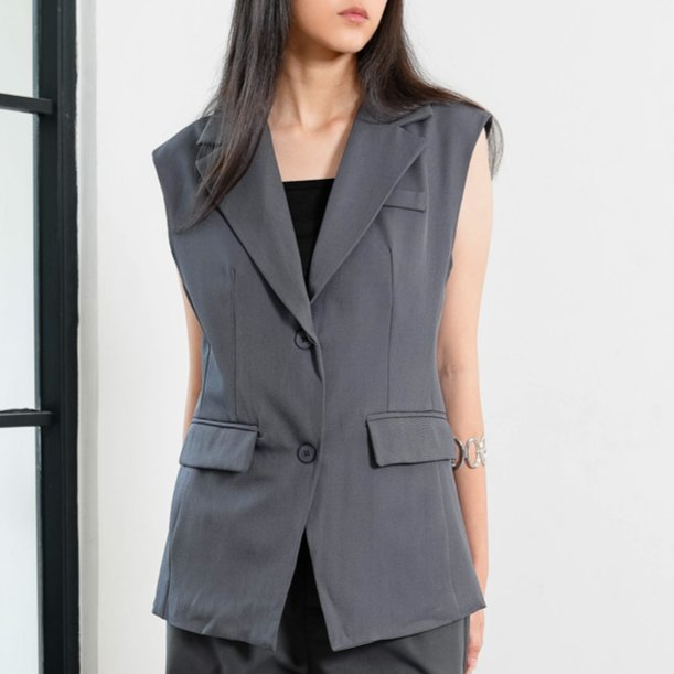 This Is April Crawford Vest Womens Casual Official Look เสื้อแขนกุดสีเทา