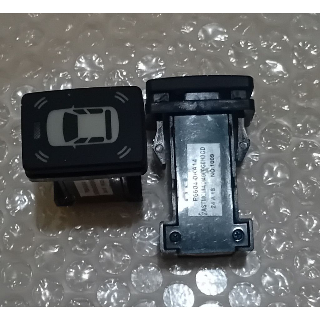 TOMBOL Toyota Vrz, Fortuner, Innova Reborn Parking Corner/Sensor Button