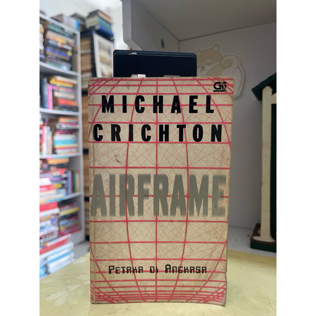 NOVEL AIRFRAME DISASTER IN THE SPACE MICHAEL CRICHTON