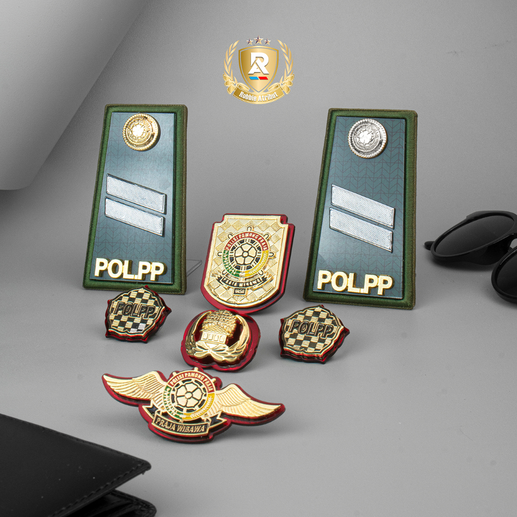 HIJAU Sat Pol PP Rank Group 2B โลหะทองเหลืองสีเขียว