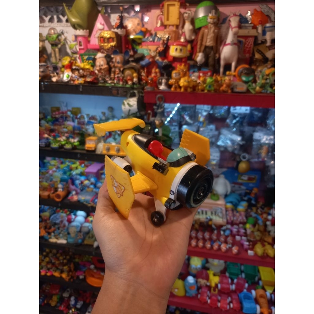 เครื่องบินใบพัด Miles tails