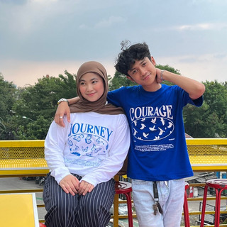 Kaos Courage Couple Warna Biru & Putih || Baju Kaos Couple Kaos Dewasa Kaos Wanita Pria Kaos Murah Kaos Viral Bahan Adem Bahan Nyaman Kaos Lengan Pendek Kaos Lengan Panjang Best Seller Kaos Unisex Terlaris