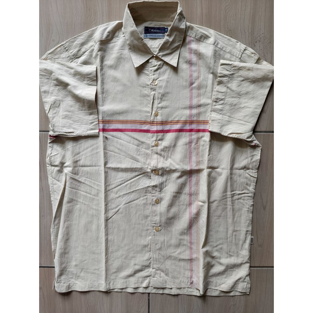 KATUN KEMEJA MERAH Olzen Brand Shirt วัสดุผ้าฝ้าย ครีมอ่อน ขลิบแดงเหลือง ไซส์ XL ถึง XXL แขนสั้น