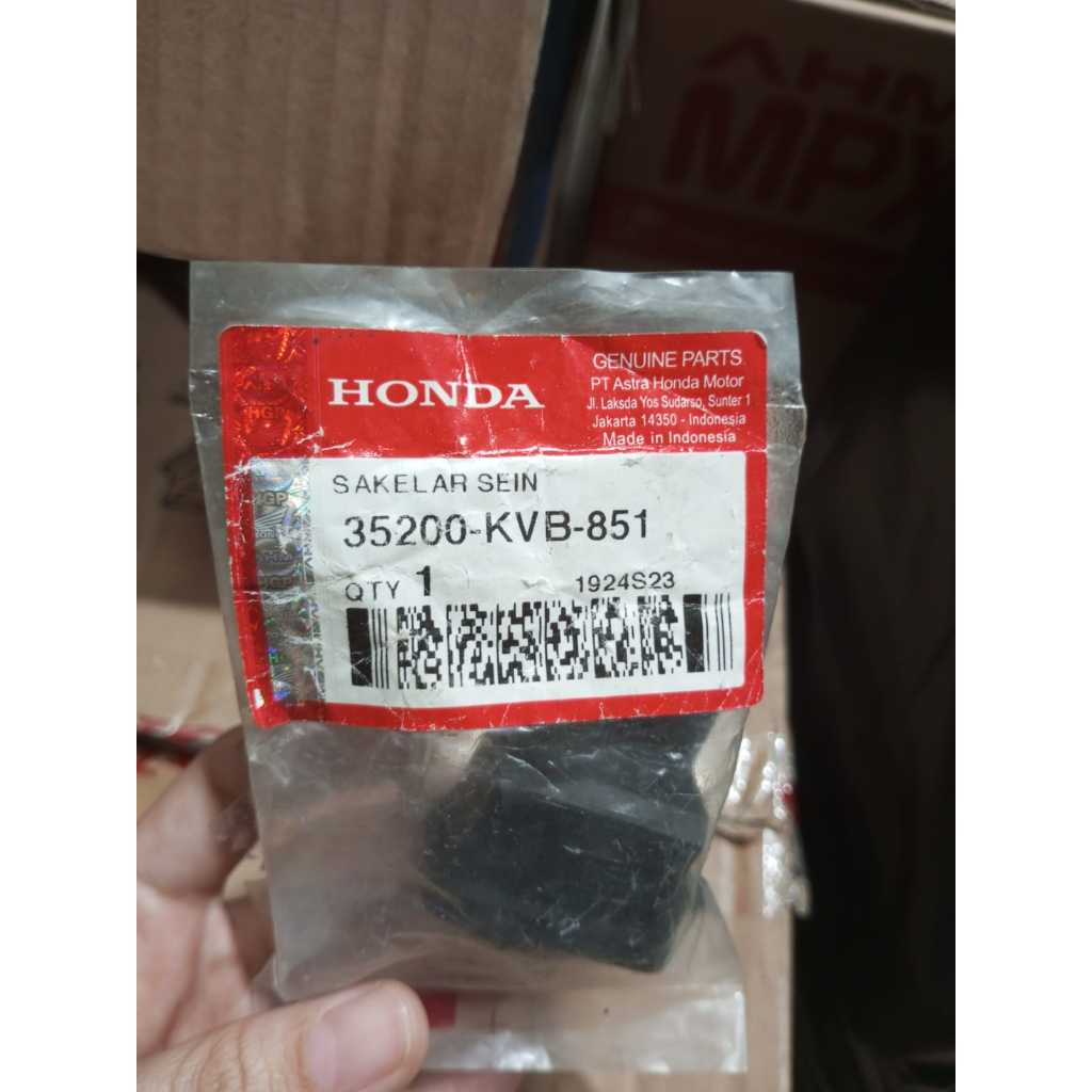 TOMBOL ORIGINAL AM BeAT ปุ่มไฟเลี้ยวคาร์บูเรเตอร์ / 35200-KVB-851