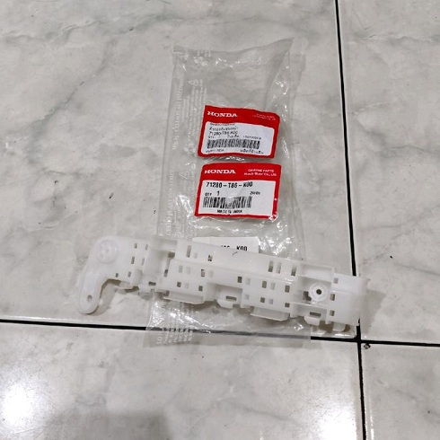 Original honda brv 2022-up ขายึดกันชนหน้า 71230-T86-K00 71280-T86-K00