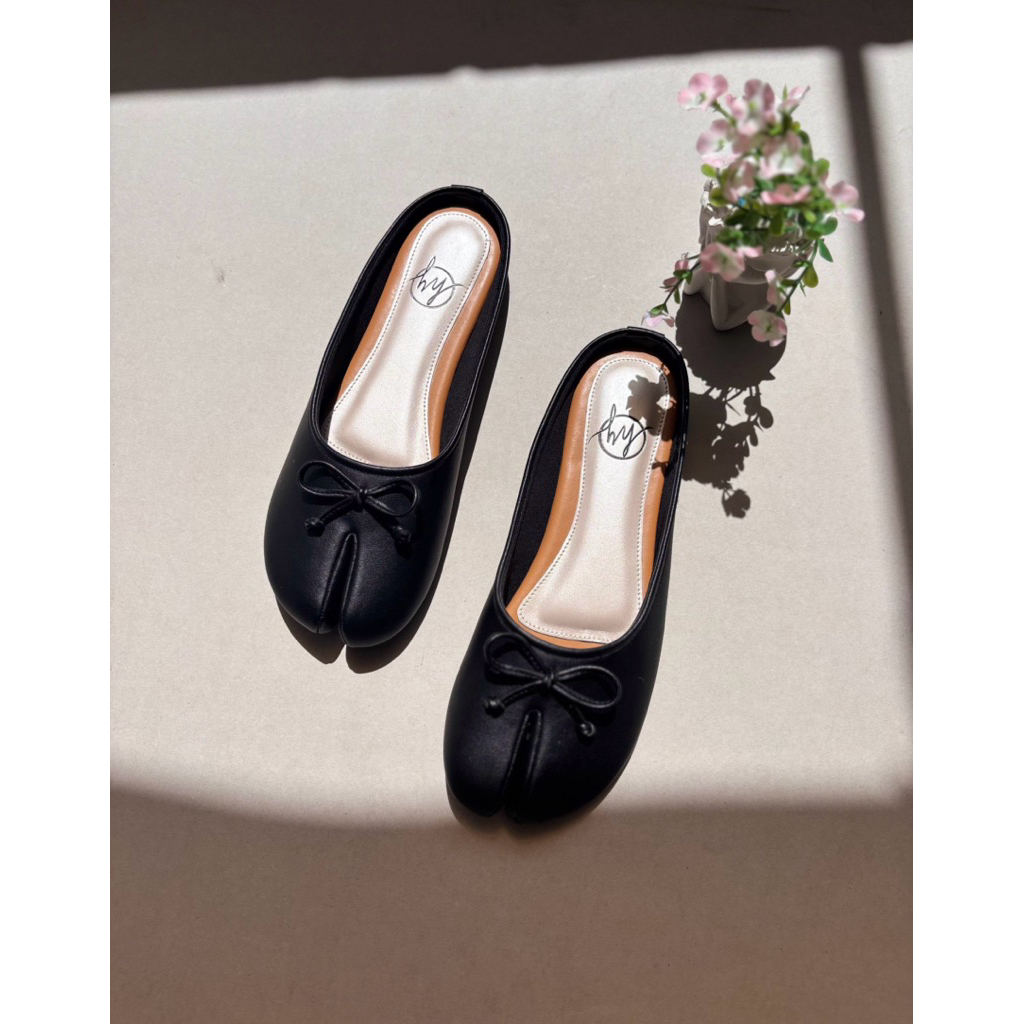 Hy_shoes - รองเท้าแตะ Hikari Tabi Black