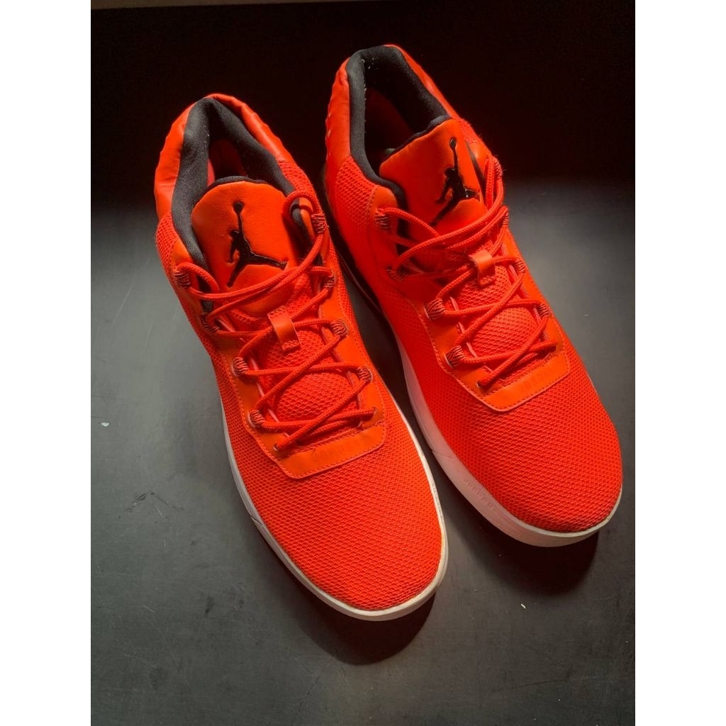 รองเท้ามือสองคุณภาพ N1K3 A1R J0rdan Acad3mi ขนาด 46/30ซม.