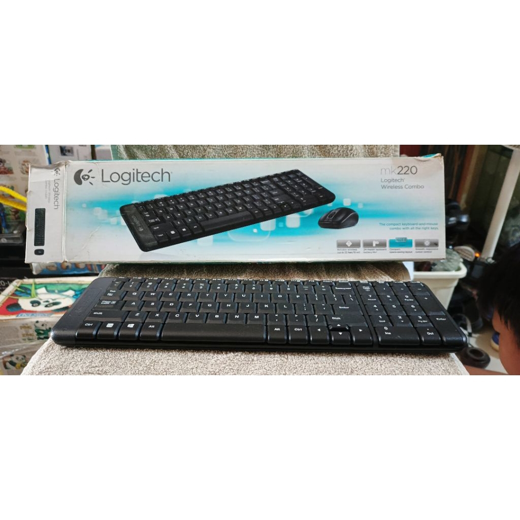 คีย์บอร์ด LOGITECH WIRELESS COMBO MK 220
