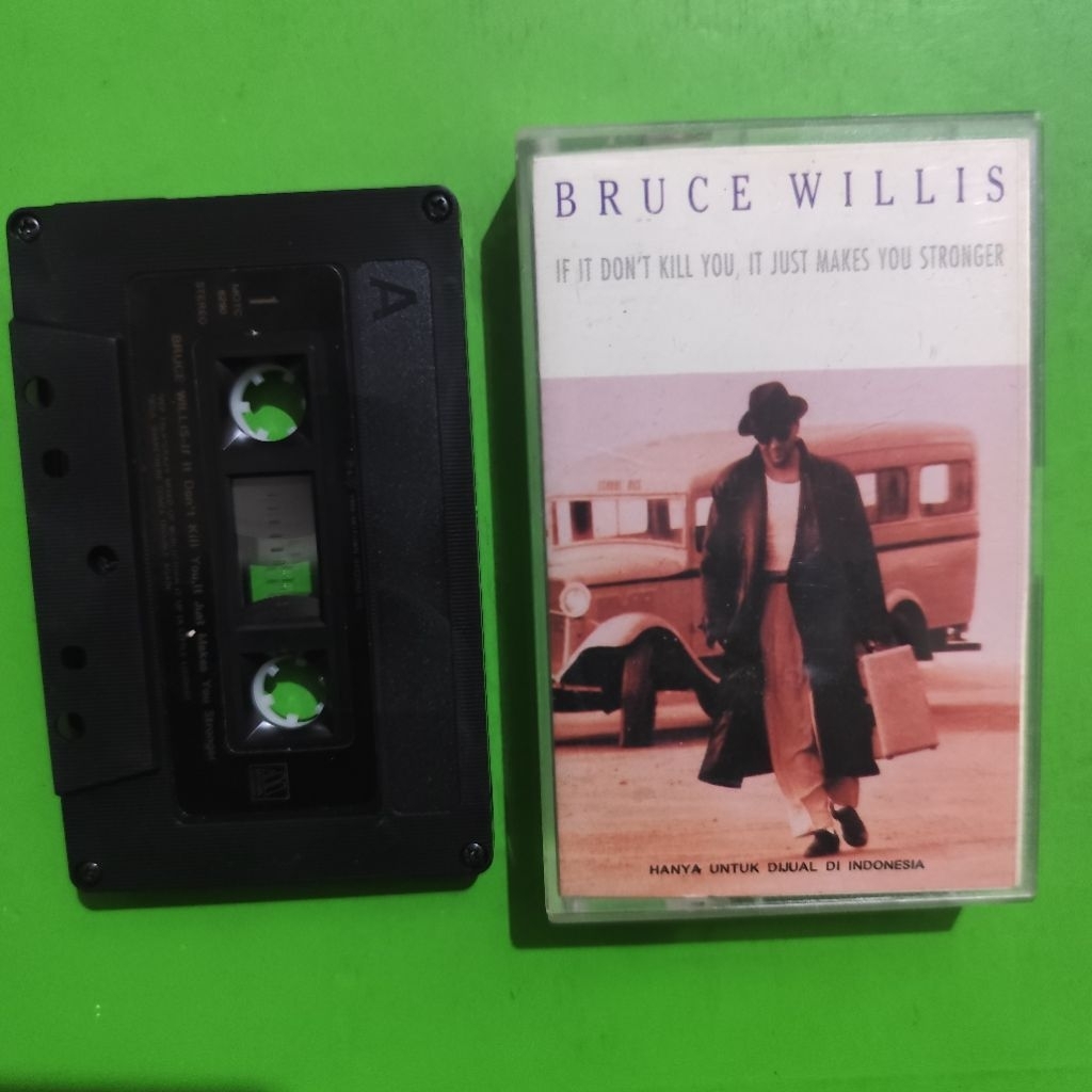BRUCE WILLIS ถ้าไม่ฆ่าคุณก็แค่ทําให้คุณ Stronger Cassette