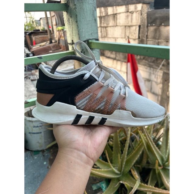 Adidas EQT Racing ADV รองเท้าผ้าใบกีฬาวิ่งสีขาวขนาดดั้งเดิม 39