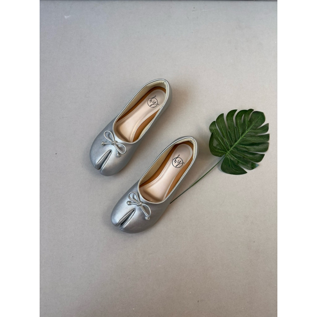 Hy_shoes Kyomi Tabi Silver Shoes