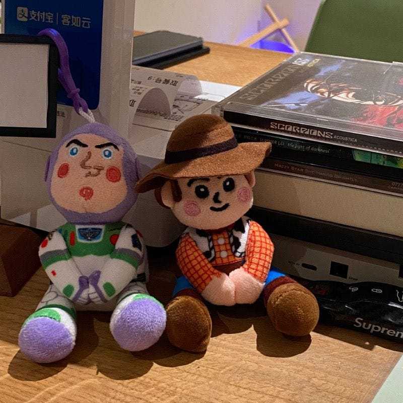 พวงกุญแจตุ๊กตาการ์ตูน Woody Buzz Lightyear ใหม่