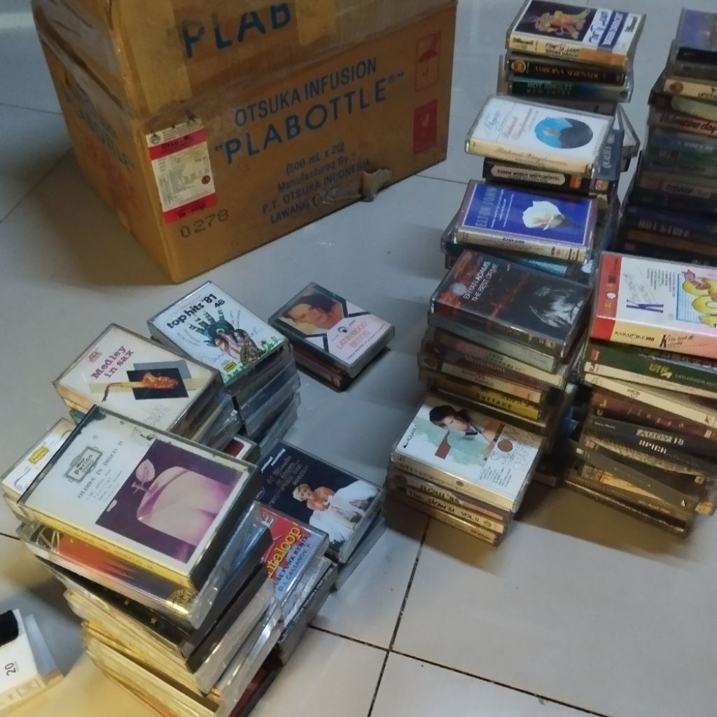 Dj house mix & jazz collection Cassette Tape เพลงตะวันตก