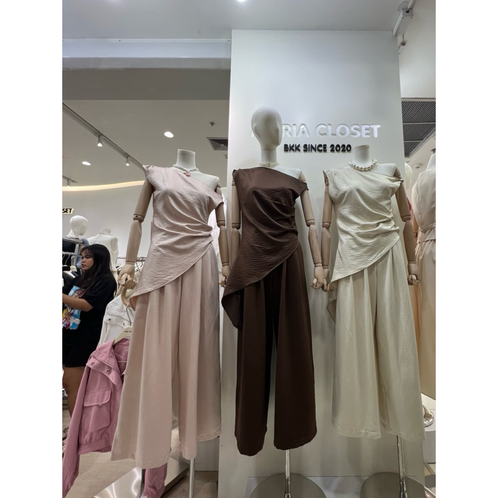 ยี่ห้อ MARIA CLOSET 200 ONE SET BKK