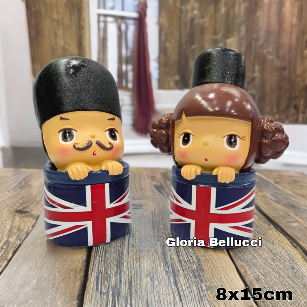 SOUVENIR MINIATURE DISPLAY STATUE OF LONDON ENGLAND ARMY