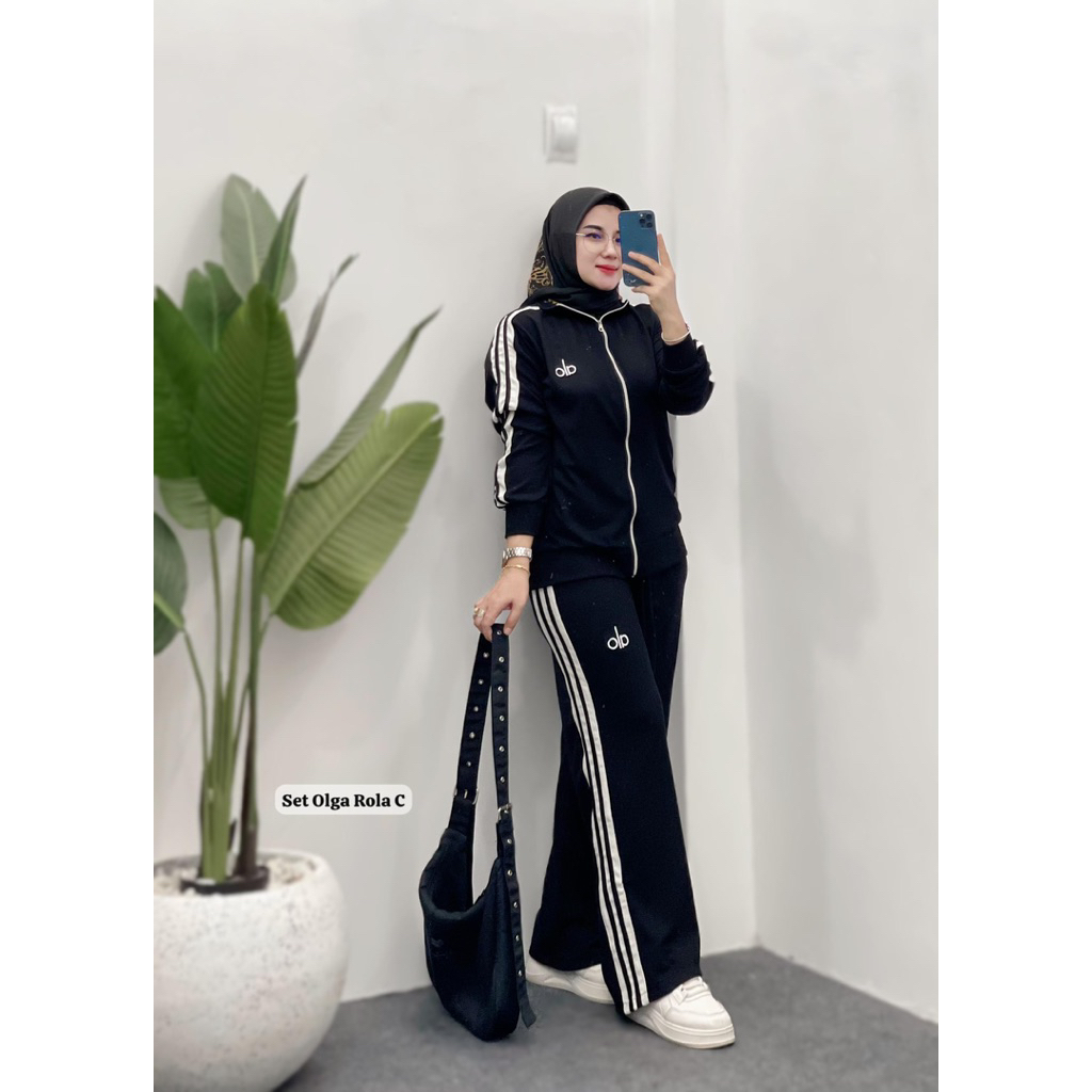 ROLA SET / OLAGA ROLA SET / HQ KNIT SPORTS SUIT